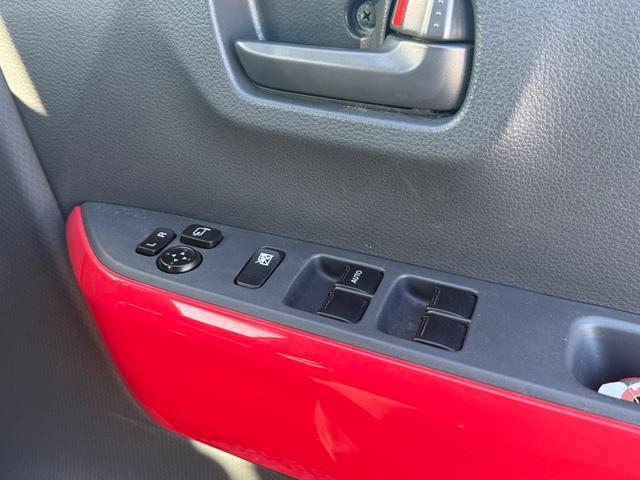 ハスラー Ｊスタイル　ＥＴＣ　衝突被害軽減システム　オートライト　ＨＩＤ　スマートキー　アイドリングストップ　電動格納ミラー　シートヒーター　ベンチシート　ＣＶＴ　盗難防止システム　ＡＢＳ　ＥＳＣ　ＣＤ　衝突安全ボディ（15枚目）