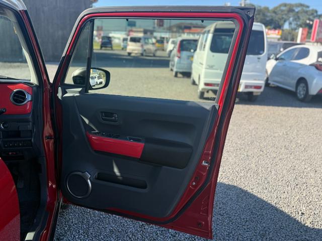 ハスラー Ｊスタイル　ＥＴＣ　衝突被害軽減システム　オートライト　ＨＩＤ　スマートキー　アイドリングストップ　電動格納ミラー　シートヒーター　ベンチシート　ＣＶＴ　盗難防止システム　ＡＢＳ　ＥＳＣ　ＣＤ　衝突安全ボディ（29枚目）