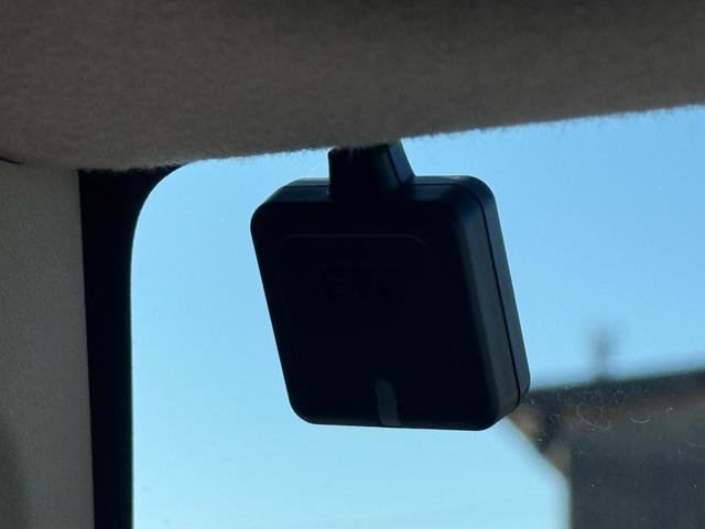 ハスラー Ｊスタイル　ＥＴＣ　衝突被害軽減システム　オートライト　ＨＩＤ　スマートキー　アイドリングストップ　電動格納ミラー　シートヒーター　ベンチシート　ＣＶＴ　盗難防止システム　ＡＢＳ　ＥＳＣ　ＣＤ　衝突安全ボディ（32枚目）