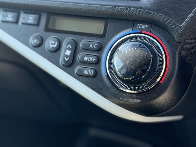 アクア S ETC ナビ TV アルミホイール スマートキー 電動格納ミラー CVT 衝突安全ボディ ABS ESC CD ミュージックプレイヤー接続可 Bluetooth エアコン パワーステアリング(7枚目)