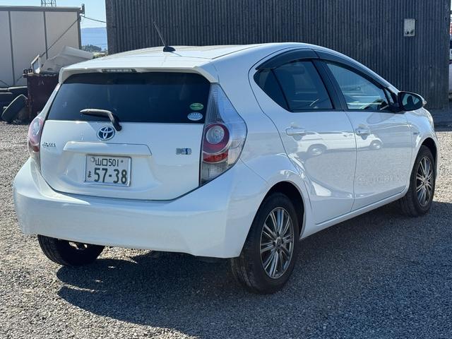 アクア S ETC ナビ TV アルミホイール スマートキー 電動格納ミラー CVT 衝突安全ボディ ABS ESC CD ミュージックプレイヤー接続可 Bluetooth エアコン パワーステアリング(17枚目)