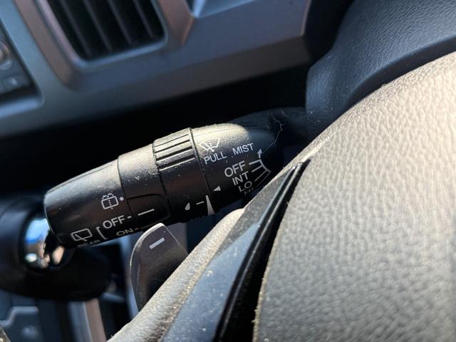 ステップワゴンスパーダ Ｚ　ＥＴＣ　両側電動スライドドア　オートライト　ＨＩＤ　スマートキー　電動格納ミラー　３列シート　フルフラット　ＣＶＴ　アルミホイール　盗難防止システム　衝突安全ボディ　ＡＢＳ　ＥＳＣ　エアコン（6枚目）