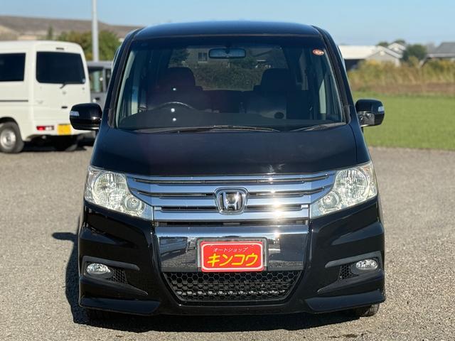 ステップワゴンスパーダ Ｚ　ＥＴＣ　両側電動スライドドア　オートライト　ＨＩＤ　スマートキー　電動格納ミラー　３列シート　フルフラット　ＣＶＴ　アルミホイール　盗難防止システム　衝突安全ボディ　ＡＢＳ　ＥＳＣ　エアコン（12枚目）