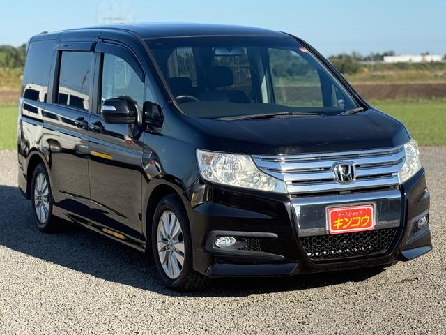 ステップワゴンスパーダ Ｚ　ＥＴＣ　両側電動スライドドア　オートライト　ＨＩＤ　スマートキー　電動格納ミラー　３列シート　フルフラット　ＣＶＴ　アルミホイール　盗難防止システム　衝突安全ボディ　ＡＢＳ　ＥＳＣ　エアコン（13枚目）