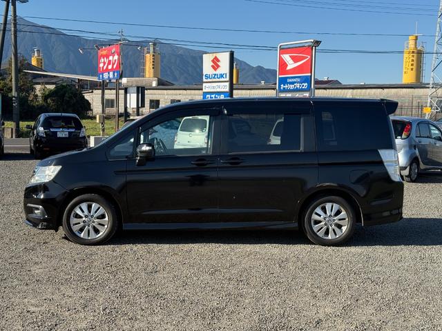 ステップワゴンスパーダ Ｚ　ＥＴＣ　両側電動スライドドア　オートライト　ＨＩＤ　スマートキー　電動格納ミラー　３列シート　フルフラット　ＣＶＴ　アルミホイール　盗難防止システム　衝突安全ボディ　ＡＢＳ　ＥＳＣ　エアコン（18枚目）