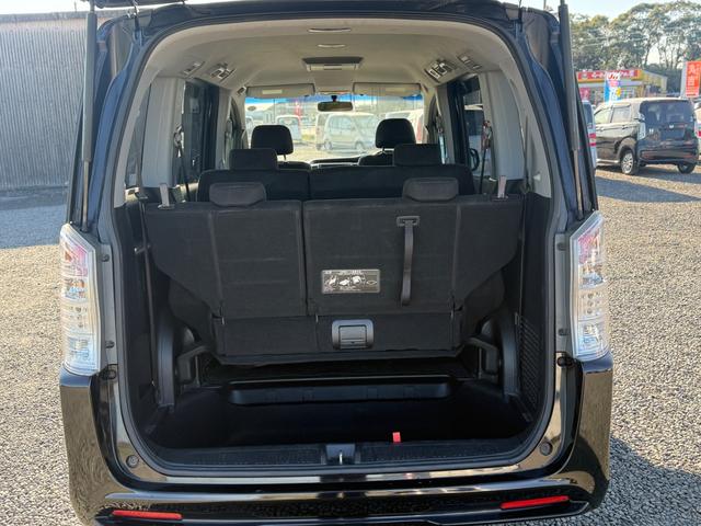 ステップワゴンスパーダ Ｚ　ＥＴＣ　両側電動スライドドア　オートライト　ＨＩＤ　スマートキー　電動格納ミラー　３列シート　フルフラット　ＣＶＴ　アルミホイール　盗難防止システム　衝突安全ボディ　ＡＢＳ　ＥＳＣ　エアコン（19枚目）