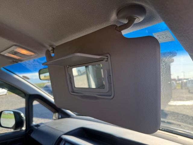 ステップワゴンスパーダ Ｚ　ＥＴＣ　両側電動スライドドア　オートライト　ＨＩＤ　スマートキー　電動格納ミラー　３列シート　フルフラット　ＣＶＴ　アルミホイール　盗難防止システム　衝突安全ボディ　ＡＢＳ　ＥＳＣ　エアコン（22枚目）