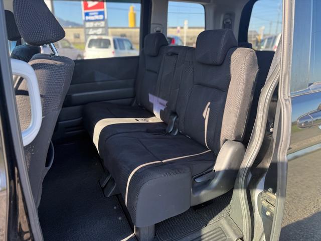 ステップワゴンスパーダ Ｚ　ＥＴＣ　両側電動スライドドア　オートライト　ＨＩＤ　スマートキー　電動格納ミラー　３列シート　フルフラット　ＣＶＴ　アルミホイール　盗難防止システム　衝突安全ボディ　ＡＢＳ　ＥＳＣ　エアコン（24枚目）