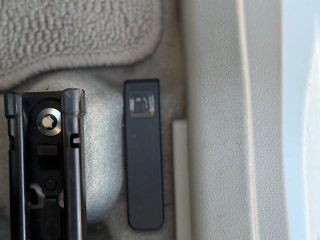 スペーシア Ｘ　両側スライド・片側電動　ナビ　スマートキー　アイドリングストップ　ベンチシート　ＣＶＴ　盗難防止システム　ＡＢＳ　衝突安全ボディ　エアコン　パワーステアリング　パワーウィンドウ（21枚目）