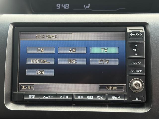 ステップワゴンスパーダ クールスピリット　ドライブレコーダー　バックカメラ　ナビ　ＴＶ　両側電動スライドドア　ＨＩＤ　スマートキー　電動格納ミラー　３列シート　ＣＶＴ　アルミホイール　ＣＤ　盗難防止システム　衝突安全ボディ　ＡＢＳ　ＥＳＣ（6枚目）