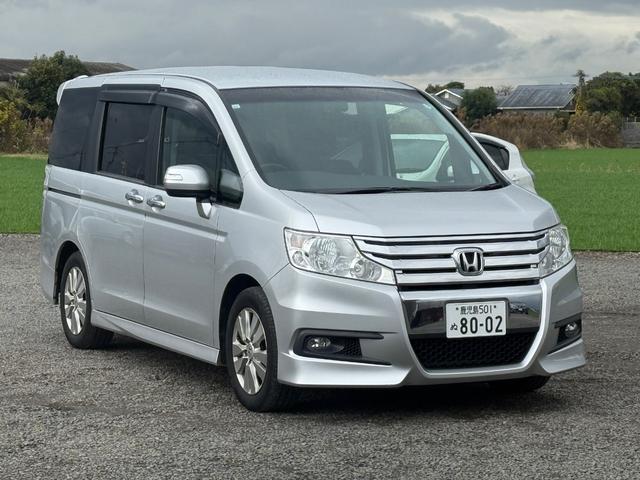 ステップワゴンスパーダ クールスピリット　ドライブレコーダー　バックカメラ　ナビ　ＴＶ　両側電動スライドドア　ＨＩＤ　スマートキー　電動格納ミラー　３列シート　ＣＶＴ　アルミホイール　ＣＤ　盗難防止システム　衝突安全ボディ　ＡＢＳ　ＥＳＣ（13枚目）