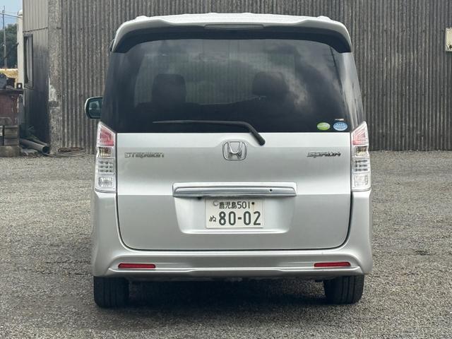 ステップワゴンスパーダ クールスピリット　ドライブレコーダー　バックカメラ　ナビ　ＴＶ　両側電動スライドドア　ＨＩＤ　スマートキー　電動格納ミラー　３列シート　ＣＶＴ　アルミホイール　ＣＤ　盗難防止システム　衝突安全ボディ　ＡＢＳ　ＥＳＣ（17枚目）