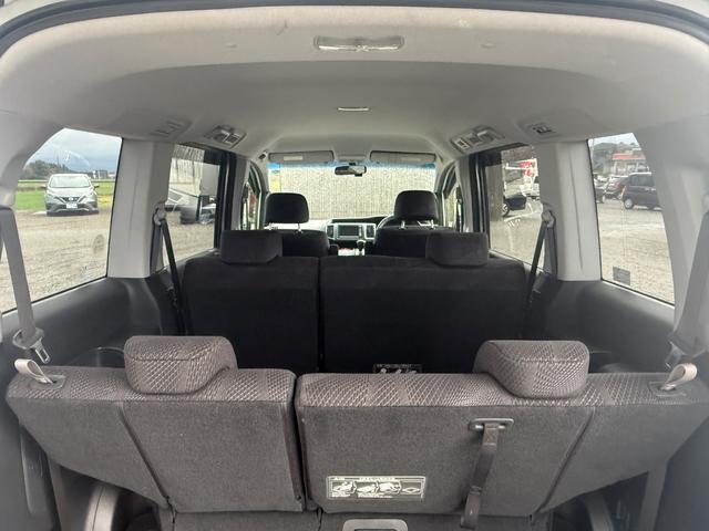 ステップワゴンスパーダ クールスピリット　ドライブレコーダー　バックカメラ　ナビ　ＴＶ　両側電動スライドドア　ＨＩＤ　スマートキー　電動格納ミラー　３列シート　ＣＶＴ　アルミホイール　ＣＤ　盗難防止システム　衝突安全ボディ　ＡＢＳ　ＥＳＣ（25枚目）