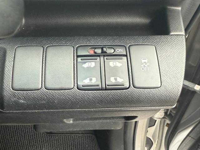 ステップワゴンスパーダ クールスピリット　ドライブレコーダー　バックカメラ　ナビ　ＴＶ　両側電動スライドドア　ＨＩＤ　スマートキー　電動格納ミラー　３列シート　ＣＶＴ　アルミホイール　ＣＤ　盗難防止システム　衝突安全ボディ　ＡＢＳ　ＥＳＣ（32枚目）