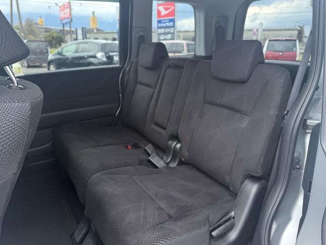 ステップワゴンスパーダ クールスピリット　ドライブレコーダー　バックカメラ　ナビ　ＴＶ　両側電動スライドドア　ＨＩＤ　スマートキー　電動格納ミラー　３列シート　ＣＶＴ　アルミホイール　ＣＤ　盗難防止システム　衝突安全ボディ　ＡＢＳ　ＥＳＣ（38枚目）