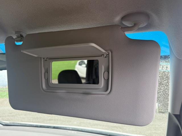 ステップワゴンスパーダ クールスピリット　ドライブレコーダー　バックカメラ　ナビ　ＴＶ　両側電動スライドドア　ＨＩＤ　スマートキー　電動格納ミラー　３列シート　ＣＶＴ　アルミホイール　ＣＤ　盗難防止システム　衝突安全ボディ　ＡＢＳ　ＥＳＣ（42枚目）