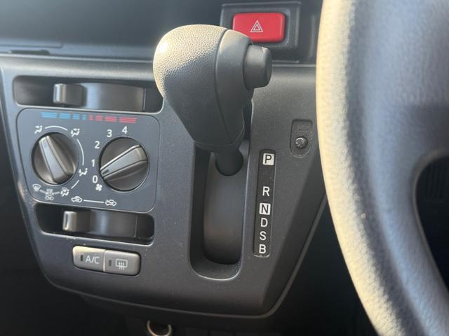 ミライース Ｌ　ＳＡＩＩＩ　ナビ　ＴＶ　クリアランスソナー　衝突被害軽減システム　オートマチックハイビーム　キーレスエントリー　アイドリングストップ　ＣＶＴ　盗難防止システム　ＡＢＳ　ＥＳＣ　衝突安全ボディ　エアコン（17枚目）