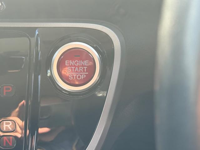 Ｎ－ＢＯＸカスタム Ｇ　両側電動スライドドア　ＨＩＤ　スマートキー　アイドリングストップ　電動格納ミラー　ベンチシート　ＣＶＴ　盗難防止システム　ＡＢＳ　ＥＳＣ　アルミホイール　衝突安全ボディ　エアコン　パワーステアリング（4枚目）