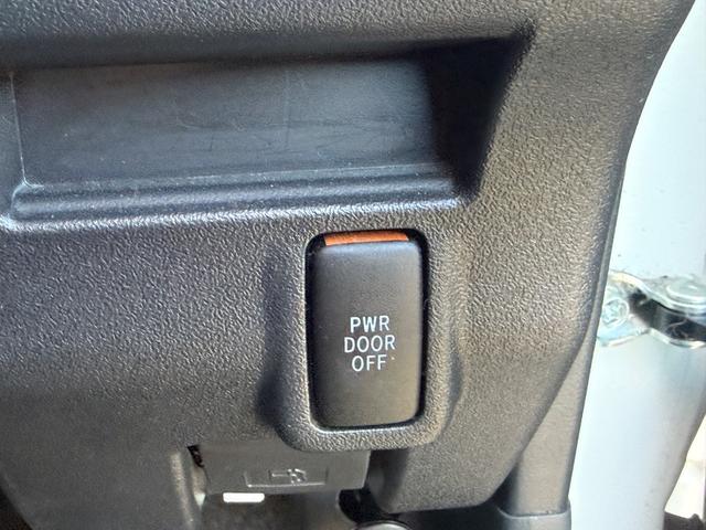 タント Ｇスペシャル　電動スライドドア　ナビ　ＴＶ　アイドリングストップ　電動格納ミラー　ベンチシート　ＣＶＴ　盗難防止システム　ＡＢＳ　ＣＤ　ＵＳＢ　Ｂｌｕｅｔｏｏｔｈ　アルミホイール　衝突安全ボディ　エアコン（10枚目）