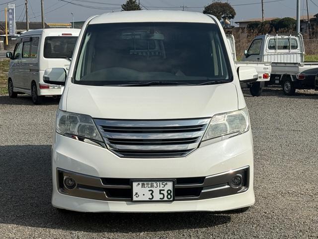 セレナ ライダーパフォーマンススペックブラックラインＳ－ＨＶ　ＥＴＣ　バックカメラ　ナビ　ＴＶ　オートクルーズコントロール　両側電動スライドドア　オートライト　ＨＩＤ　スマートキー　アイドリングストップ　後席モニター　３列シート　ウォークスルー　ＣＶＴ（12枚目）