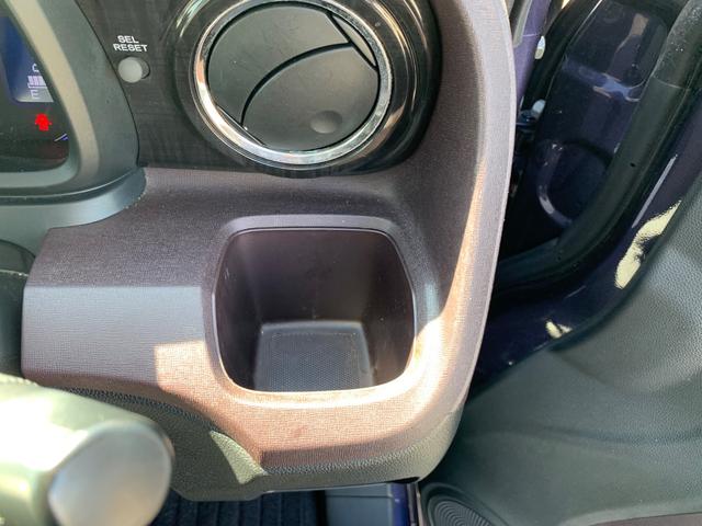 Ｎ－ＯＮＥ プレミアム　オートライト　ＨＩＤ　スマートキー　アイドリングストップ　電動格納ミラー　ベンチシート　ＣＶＴ　盗難防止システム　ＡＢＳ　ＥＳＣ　ＣＤ　ＵＳＢ　ミュージックプレイヤー接続可　アルミホイール（30枚目）