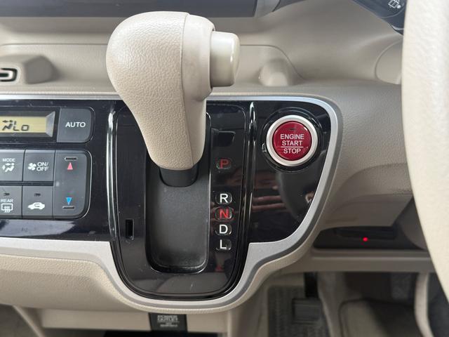 N-BOX G・Lパッケージ 両側スライド・片側電動 スマートキー アイドリングストップ 電動格納ミラー ベンチシート CVT 盗難防止システム ABS ESC アルミホイール 衝突安全ボディ エアコン パワーステアリング(6枚目)