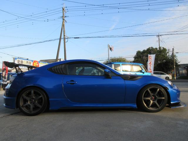 ＢＲＺ Ｓ　６ＭＴ　社外エアロ　ＨＫＳ車高調　ＲＡＹＳ１８ＡＷ　５ＺＩＧＥＮマフラー　ＧＴウイング　社外ＳＤナビ　地デジ　バックカメラ　Ｂｌｕｅｔｏｏｔｈ　ミラー型前後ドラレコ　オートライト　ＨＩＤ　ＬＥＤフォグ（10枚目）
