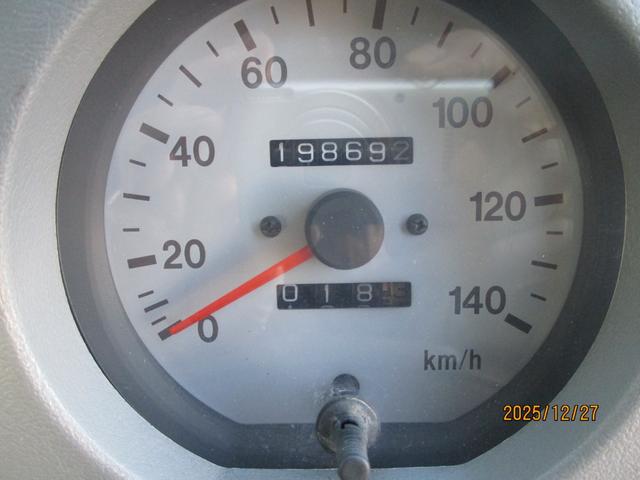 ジムニー 　ワイルドウインド　全面塗装済み　シート張り替え　前後社外バンパー　社外グリル　社外アルミホイール　ホワイトレタータイヤ全て卸したて　ナンバー移動　足回り塗装（22枚目）