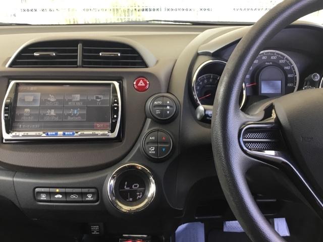 フィットシャトル １５Ｘ　バックカメラ　純正ナビ　フルセグ　ＥＴＣ　運転席エアバック　助手席エアバック　ＥＳＣ　パワーウィンド　Ｂカメ　ナビ＆ＴＶ　リモコンキー　ＤＶＤ再生　エアコン　ＡＢＳ　パワーステアリング（3枚目）