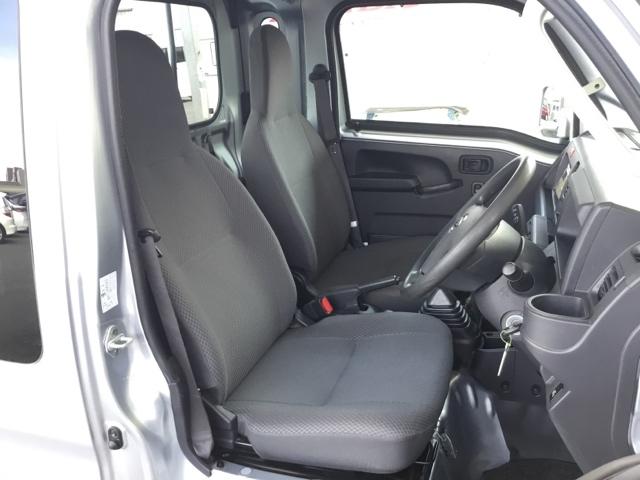 ハイゼットトラック ジャンボ５５ｔｈアニバーサリーゴールドエディション　ＣＤ　キーレス　アルミホイール　エアバッグ　パワーステアリング　マニュアルエアコン　切替式４ＷＤ　前席パワーウインドウ　助手席エアバッグ（11枚目）