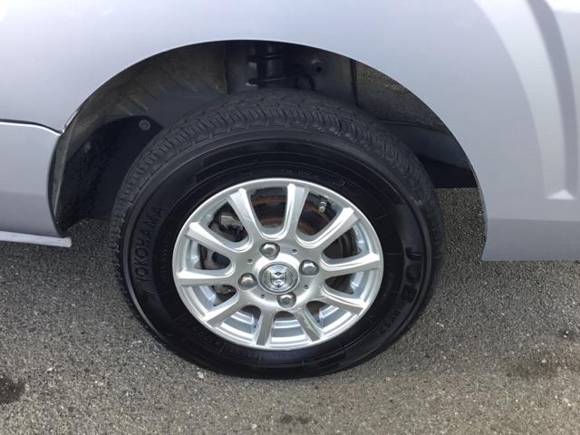 ハイゼットトラック ジャンボ５５ｔｈアニバーサリーゴールドエディション　ＣＤ　キーレス　アルミホイール　エアバッグ　パワーステアリング　マニュアルエアコン　切替式４ＷＤ　前席パワーウインドウ　助手席エアバッグ（20枚目）