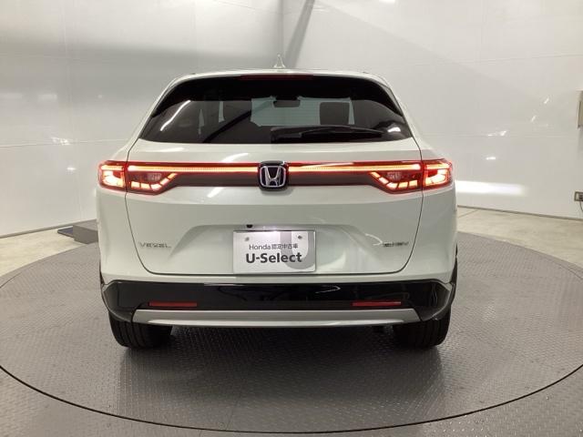 ヴェゼル ｅ：ＨＥＶＺ　先進ライト　シートヒーター　ＥＴＣ　衝突回避支援ブレーキ機能　スマキ　Ｐトランク　フルオートエアコン　エアバッグ　両席エアバック　Ｒカメ　パワーウィンドウ　ＬＥＤランプ　ソナー　クルーズＣ　ナビ＆ＴＶ（9枚目）