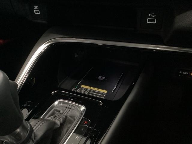 ヴェゼル ｅ：ＨＥＶＺ　先進ライト　シートヒーター　ＥＴＣ　衝突回避支援ブレーキ機能　スマキ　Ｐトランク　フルオートエアコン　エアバッグ　両席エアバック　Ｒカメ　パワーウィンドウ　ＬＥＤランプ　ソナー　クルーズＣ　ナビ＆ＴＶ（12枚目）