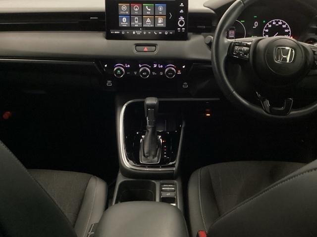 ヴェゼル ｅ：ＨＥＶＺ　先進ライト　シートヒーター　ＥＴＣ　衝突回避支援ブレーキ機能　スマキ　Ｐトランク　フルオートエアコン　エアバッグ　両席エアバック　Ｒカメ　パワーウィンドウ　ＬＥＤランプ　ソナー　クルーズＣ　ナビ＆ＴＶ（28枚目）