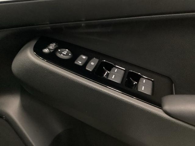 ヴェゼル ｅ：ＨＥＶＺ　先進ライト　シートヒーター　ＥＴＣ　衝突回避支援ブレーキ機能　スマキ　Ｐトランク　フルオートエアコン　エアバッグ　両席エアバック　Ｒカメ　パワーウィンドウ　ＬＥＤランプ　ソナー　クルーズＣ　ナビ＆ＴＶ（31枚目）