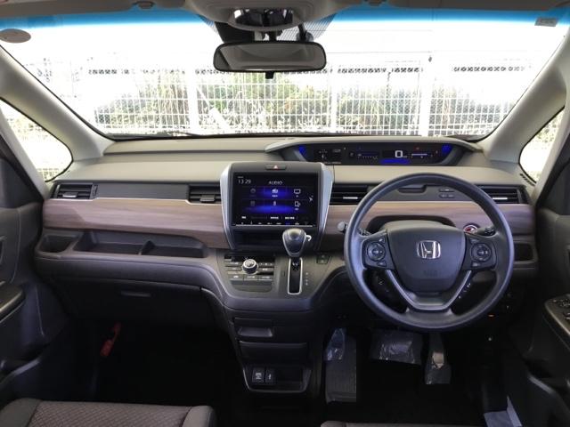 フリード Ｇ・ホンダセンシング　ハンズフリースライドドア　後席モニター　ＥＴＣ　前後ドラレコ　純正ナビ　Ｆセグ　追突被害軽減ブレーキ　ｉストップ　Ｗエアバッグ　パワーウィンドウ　アクティブクルーズコントロール　スマートキ　ＶＳＡ（2枚目）