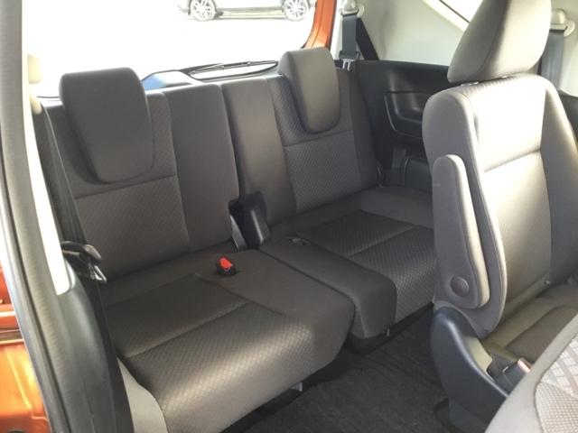 フリード Ｇ・ホンダセンシング　ハンズフリースライドドア　後席モニター　ＥＴＣ　前後ドラレコ　純正ナビ　Ｆセグ　追突被害軽減ブレーキ　ｉストップ　Ｗエアバッグ　パワーウィンドウ　アクティブクルーズコントロール　スマートキ　ＶＳＡ（13枚目）