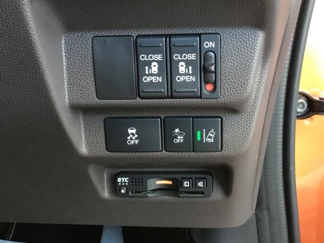 フリード Ｇ・ホンダセンシング　ハンズフリースライドドア　後席モニター　ＥＴＣ　前後ドラレコ　純正ナビ　Ｆセグ　追突被害軽減ブレーキ　ｉストップ　Ｗエアバッグ　パワーウィンドウ　アクティブクルーズコントロール　スマートキ　ＶＳＡ（25枚目）