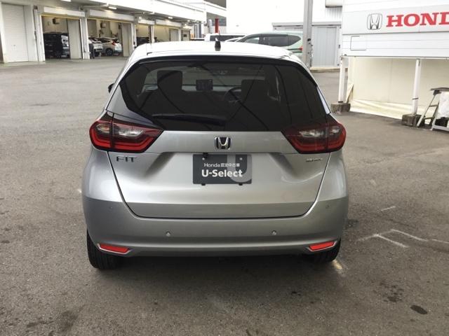 フィット ｅ：ＨＥＶベーシック　純正ＣＤチューナー　社外メモリーナビ　バックカメラ　ＥＴＣ　カーテンエアバッグ　ＣＭＢＳ　地デジ　Ｒカメ　セキュリティアラーム　アイドリングストップ　ナビＴＶ　スマートキー　ＬＥＤヘッド　エアバッグ（8枚目）