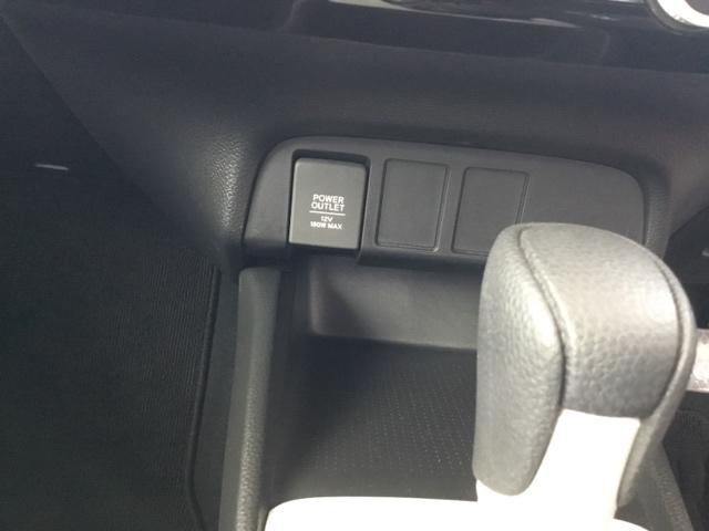 フィット ｅ：ＨＥＶベーシック　純正ＣＤチューナー　社外メモリーナビ　バックカメラ　ＥＴＣ　カーテンエアバッグ　ＣＭＢＳ　地デジ　Ｒカメ　セキュリティアラーム　アイドリングストップ　ナビＴＶ　スマートキー　ＬＥＤヘッド　エアバッグ（21枚目）