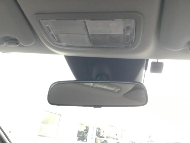 フィット ｅ：ＨＥＶベーシック　純正ＣＤチューナー　社外メモリーナビ　バックカメラ　ＥＴＣ　カーテンエアバッグ　ＣＭＢＳ　地デジ　Ｒカメ　セキュリティアラーム　アイドリングストップ　ナビＴＶ　スマートキー　ＬＥＤヘッド　エアバッグ（27枚目）