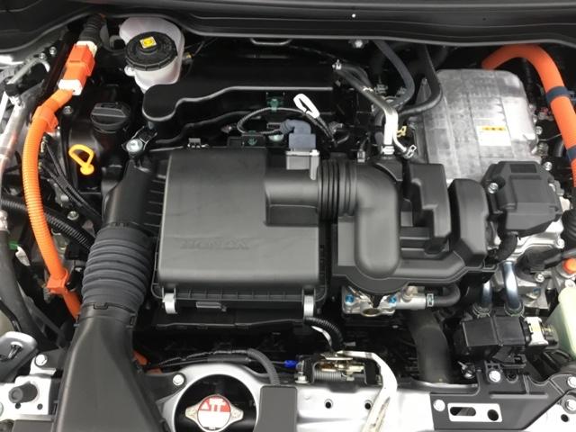 フィット ｅ：ＨＥＶベーシック　純正ＣＤチューナー　社外メモリーナビ　バックカメラ　ＥＴＣ　カーテンエアバッグ　ＣＭＢＳ　地デジ　Ｒカメ　セキュリティアラーム　アイドリングストップ　ナビＴＶ　スマートキー　ＬＥＤヘッド　エアバッグ（31枚目）