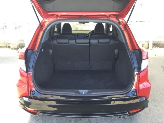 ヴェゼル ハイブリッドＲＳ・ホンダセンシング　クルコン　バックカメラ　純正ナビ　フルセグ　ＥＴＣ　ドラレコ　シートヒーター　パドルシフト　サイドＳＲＳ　Ｒカメ　フルオートエアコン　ＵＳＢ接続　両席エアバック　スマキー　オートクルーズコントロール（9枚目）