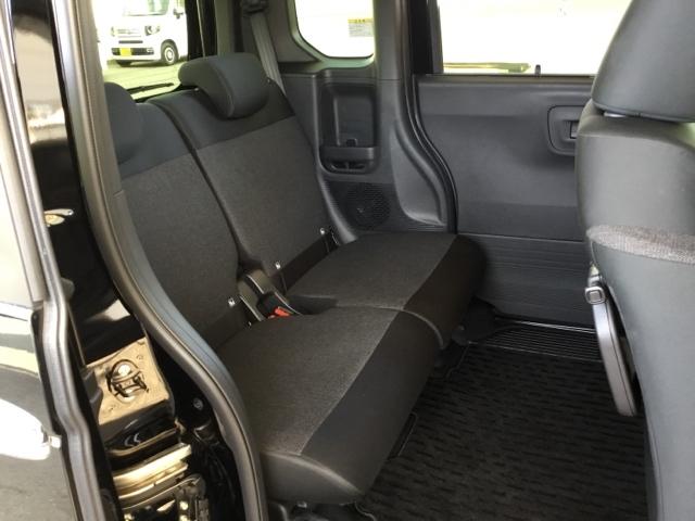 スライドドアなら狭い駐車場でもドアをぶつける心配がありません。ステップが低く乗り降りもしやすいです。