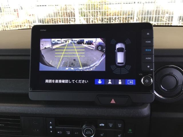 バックモニター付きで、車庫入れやバック時の後方確認をサポート。