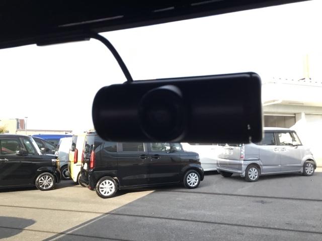 後方もしっかり同時録画しています。前方と同様に画像を自動保存します。