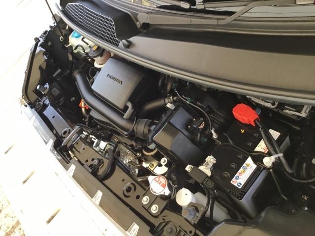 エンジンルームもしっかり洗浄していますので、覗いてみてください。