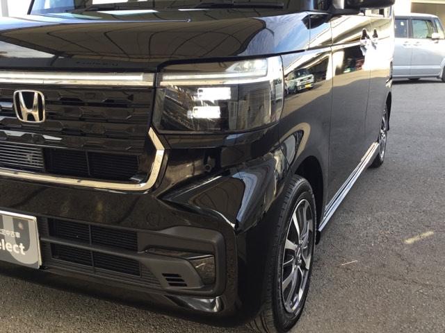 明るく消費電力も少ない【ＬＥＤヘッドライト】。雨天時にも明るく照らしてくれます。