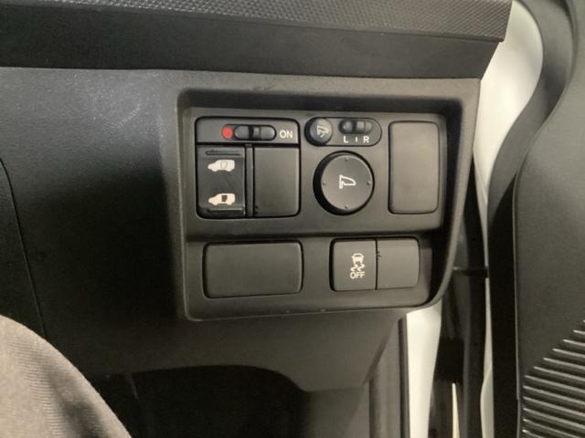 フリード Gジャストセレクション 片側電動スライドドア バックカメラ 純正ナビ フルセグ ETC 後席モニター Bモニター スマトキー 地上デジタルTV 助手席エアバッグ AUTOエアコン パワステ ナビTV 両側スライド片側電動(14枚目)