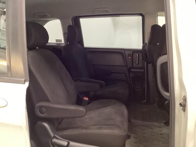 フリード Gジャストセレクション 片側電動スライドドア バックカメラ 純正ナビ フルセグ ETC 後席モニター Bモニター スマトキー 地上デジタルTV 助手席エアバッグ AUTOエアコン パワステ ナビTV 両側スライド片側電動(17枚目)